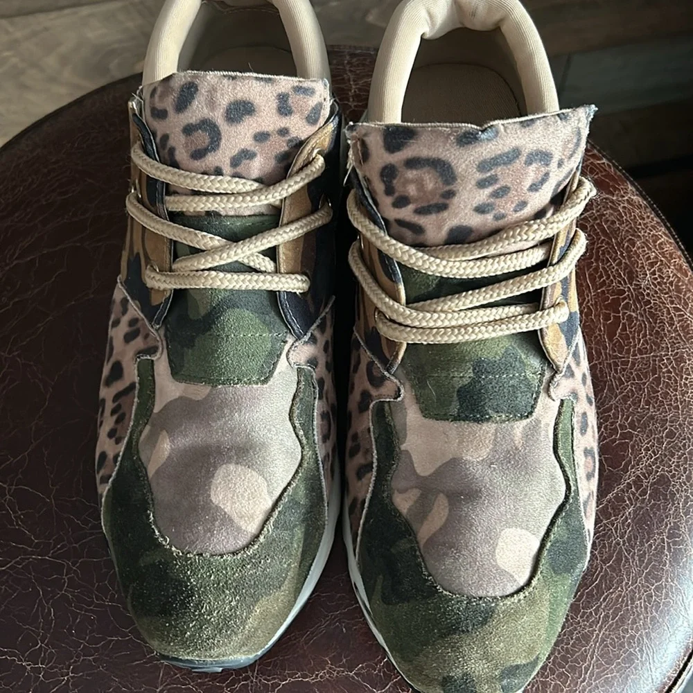 Casual Women's Camo & Leopard Print Sneakers - Beige/Green